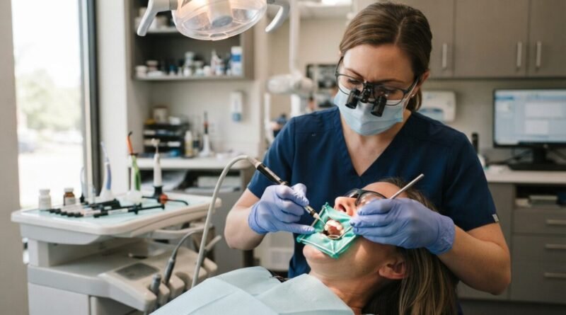 Simplify your filling therapy with Ivoclar